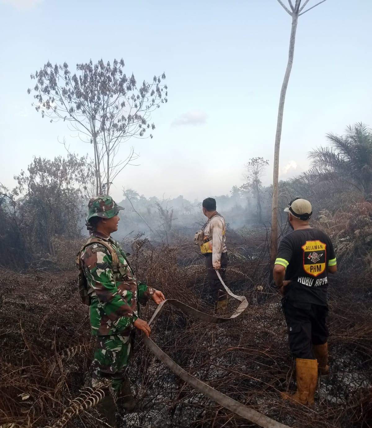 pemadaman kebakaran hutan dan lahan (Karhutla) yang terjadi di wilayah Kecamatan Sungai Raya Desa Parit Baru
